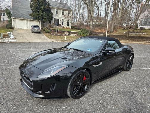 2016 Jaguar F-TYPE R