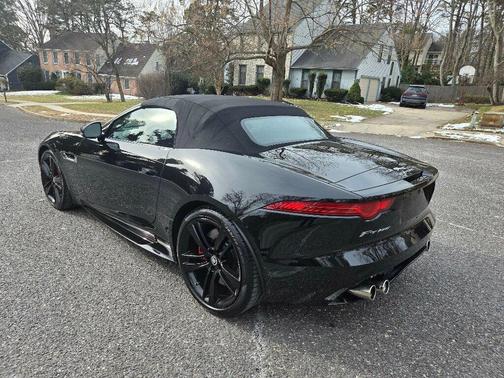 2016 Jaguar F-TYPE R