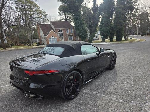 2016 Jaguar F-TYPE R