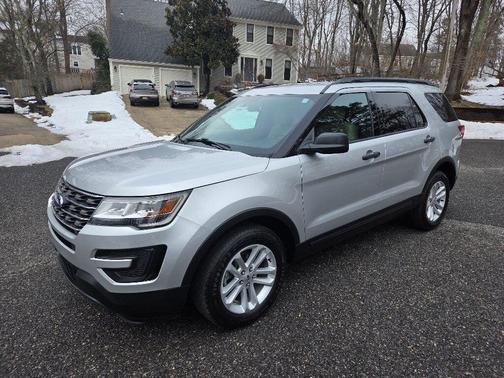 2017 Ford Explorer Base