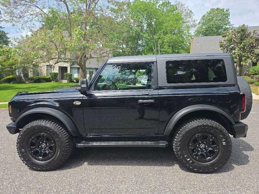 Shadow Black 2023 Ford Bronco Wildtrak