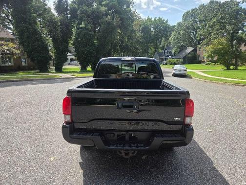 Midnight Black Metallic 2019 Toyota Tacoma TRD Sport