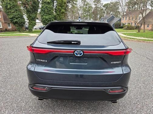 Coastal Gray Metallic 2021 Toyota Venza LE