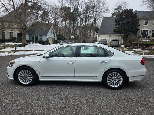 2016 Volkswagen Passat 1.8T SE