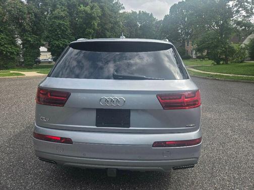 Florett Silver Metallic 2019 Audi Q7 45 Premium Plus