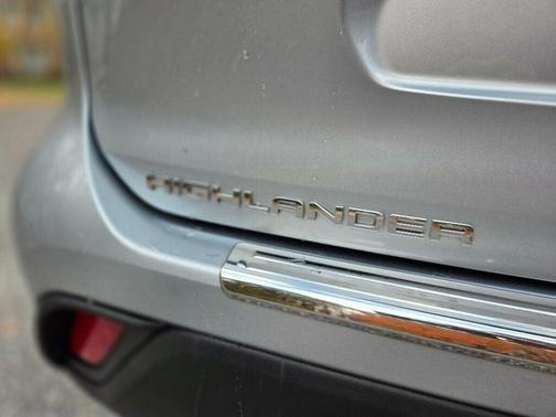 2020 Toyota Highlander L