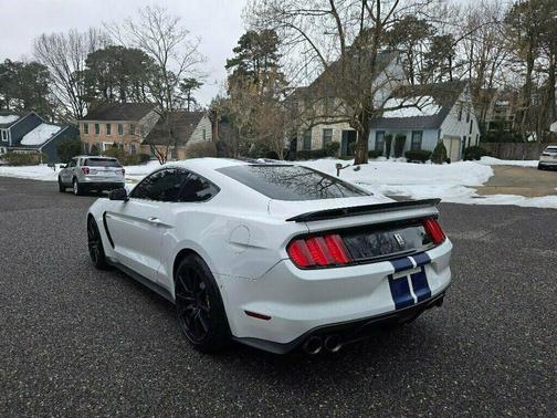 2016 Ford Shelby GT350R Base