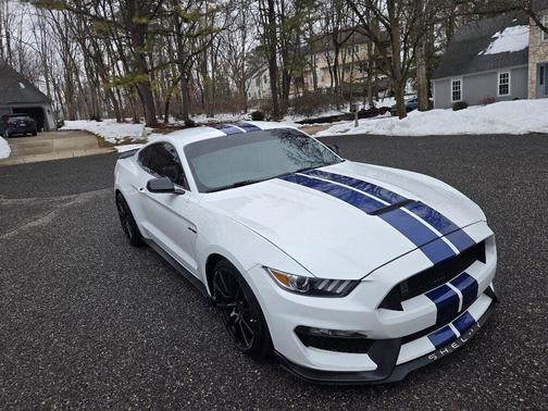 2016 Ford Shelby GT350R Base