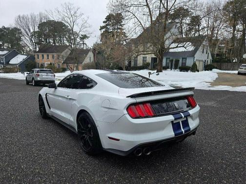 2016 Ford Shelby GT350R Base