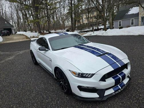 2016 Ford Shelby GT350R Base