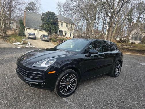 2023 Porsche Cayenne Platinum Edition