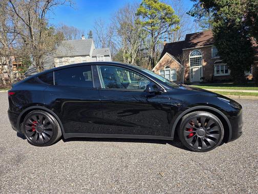 Solid Black 2023 Tesla Model Y Performance Dual Motor All-Wheel Drive