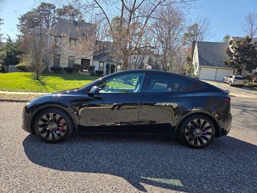 Solid Black 2023 Tesla Model Y Performance Dual Motor All-Wheel Drive