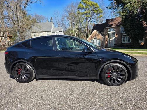 Solid Black 2023 Tesla Model Y Performance Dual Motor All-Wheel Drive