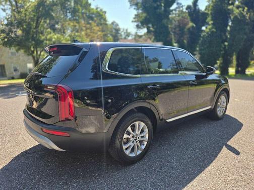 2022 Kia Telluride LX