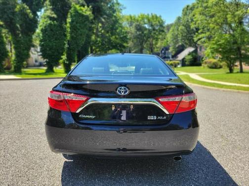 2016 Toyota Camry Hybrid XLE