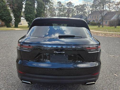 2022 Porsche Cayenne Cayenne