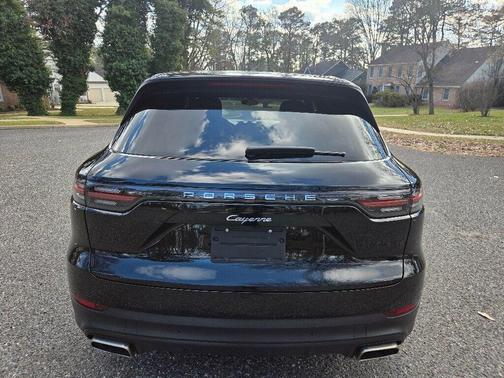 2022 Porsche Cayenne Cayenne