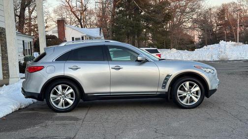 2014 INFINITI QX70 Base