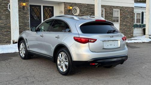 2014 INFINITI QX70 Base