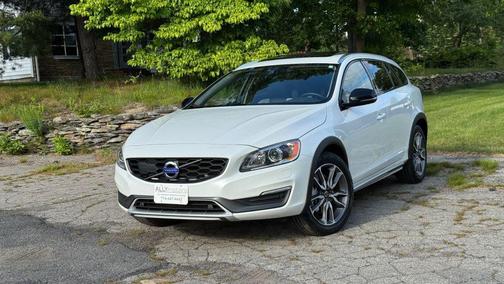 2016 Volvo V60 Cross Country T5 Platinum