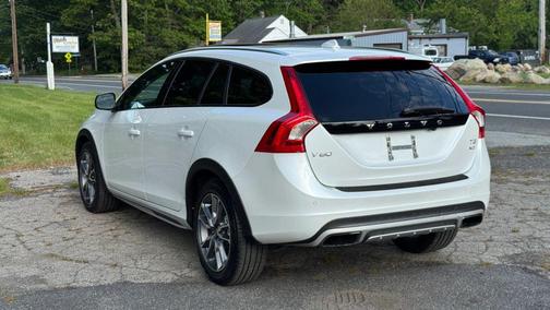 2016 Volvo V60 Cross Country T5 Platinum