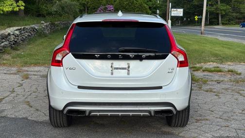 2016 Volvo V60 Cross Country T5 Platinum