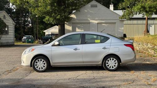 2013 Nissan Versa 1.6 S