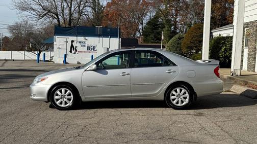 2004 Toyota Camry XLE
