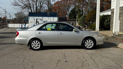 2004 Toyota Camry XLE