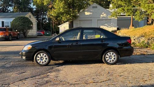 2004 Toyota Corolla LE
