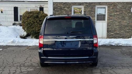 2012 Chrysler Town & Country Touring