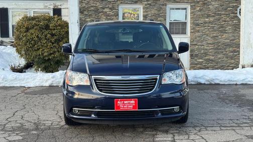 2012 Chrysler Town & Country Touring
