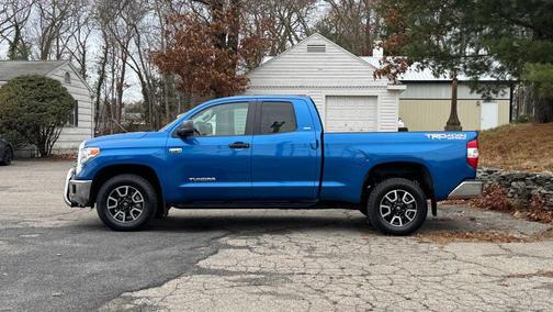 2017 Toyota Tundra SR5