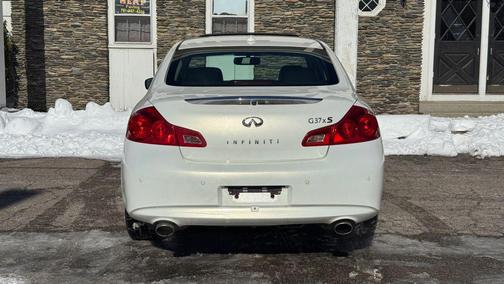 2011 INFINITI G37x Base