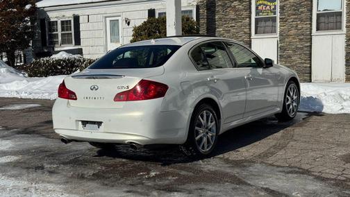 2011 INFINITI G37x Base