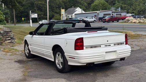 1994 Oldsmobile Cutlass Supreme Base