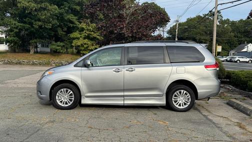 2011 Toyota Sienna XLE