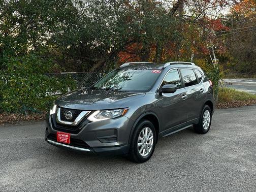 Gun Metallic 2017 Nissan Rogue SV