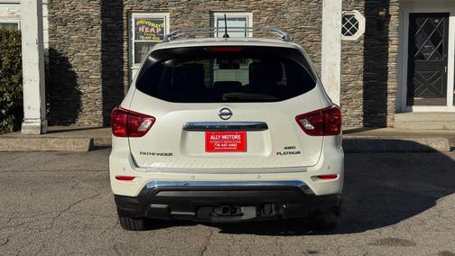 2018 Nissan Pathfinder Platinum