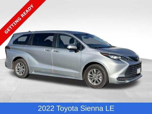 2022 Toyota Sienna LE
