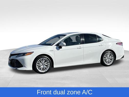 2019 Toyota Camry Hybrid XLE