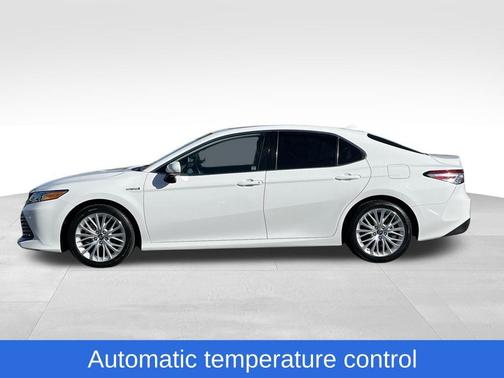 2019 Toyota Camry Hybrid XLE