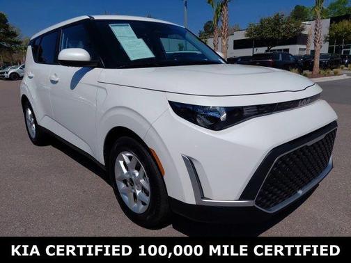 Snow White Pearl 2025 Kia Soul LX