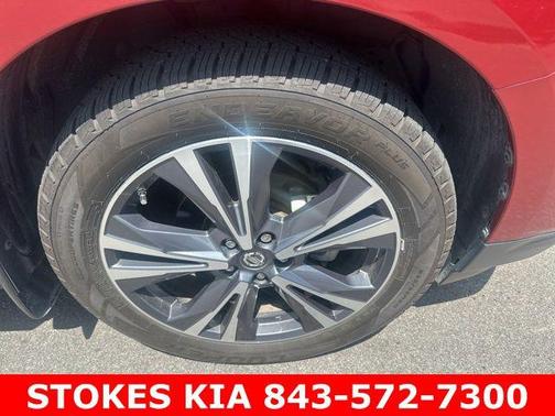 Cayenne Red Metallic 2017 Nissan Pathfinder Platinum