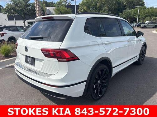 Pure White 2021 Volkswagen Tiguan 2.0T SE