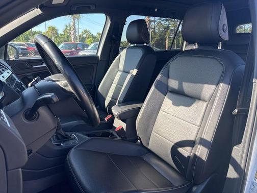 Pure White 2021 Volkswagen Tiguan 2.0T SE