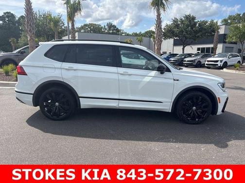 Pure White 2021 Volkswagen Tiguan 2.0T SE