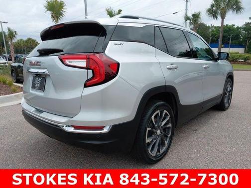 Quicksilver Metallic 2022 GMC Terrain SLT