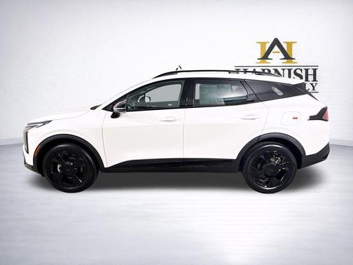 Snow White Pearl 2026 Kia Sportage X-Line